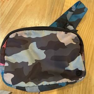 Lululemon Everywhere Bag
